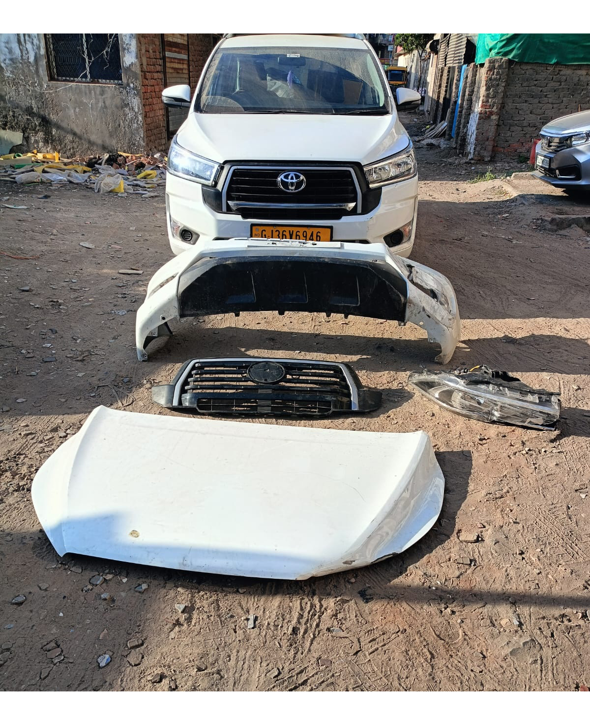 Toyota_Innova_SUV